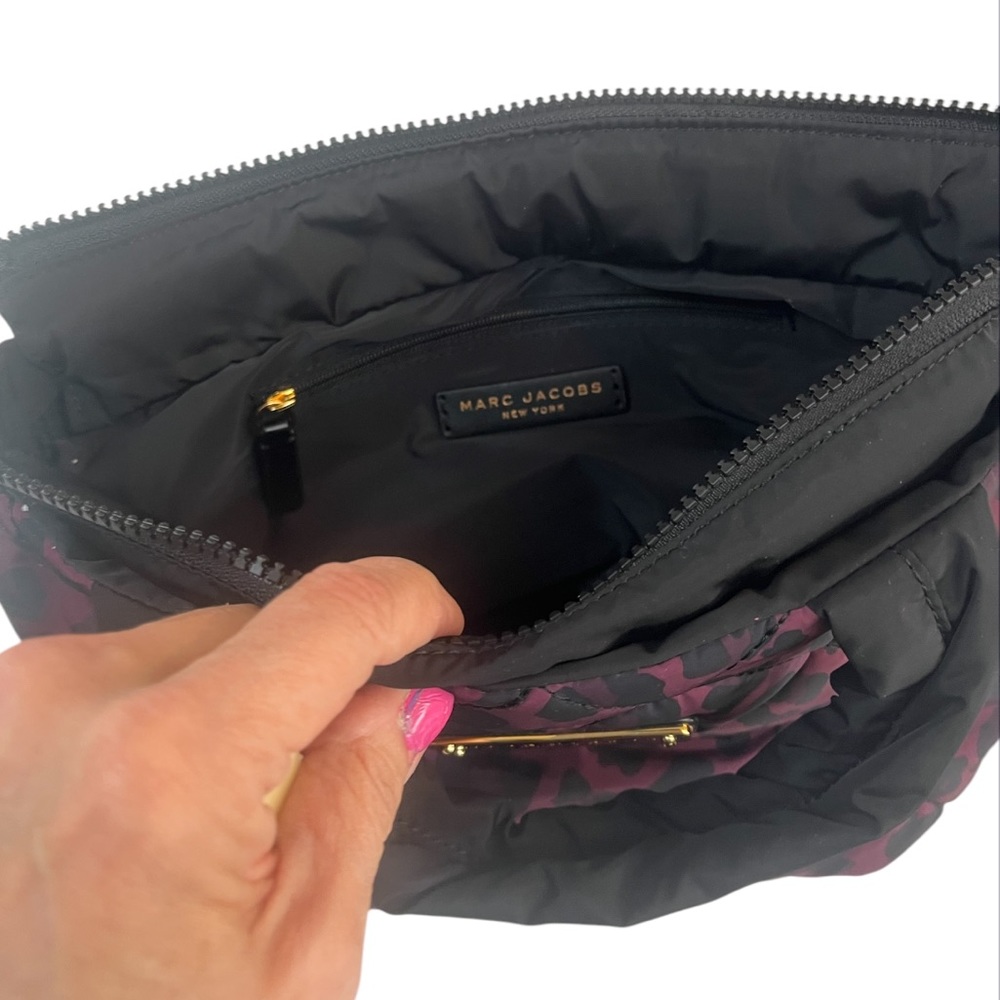Marc Jacobs QUILTED NYLON MINI TOTE BAG IN BURGUNDY LEOPARD - Picture 5 of 9